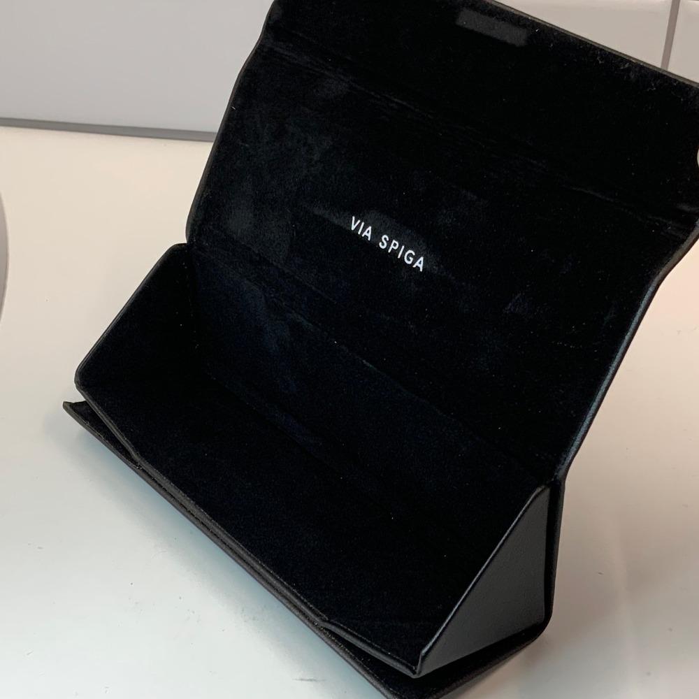 Via Spiga Black Triangular Folding Hard Shell Sunglasses‎ Eyeglasses Case - Picture 5 of 5